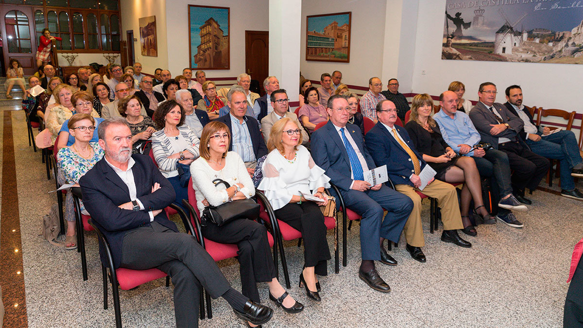 La-consejera-Ollo-entre-el-público-asistente-al-acto