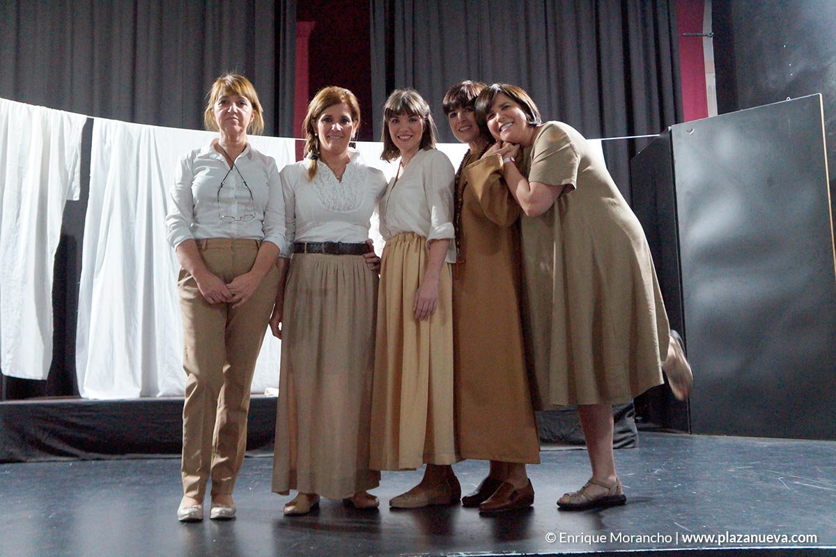 El grupo de teatro Caricaturas con 'Señaladas' 1