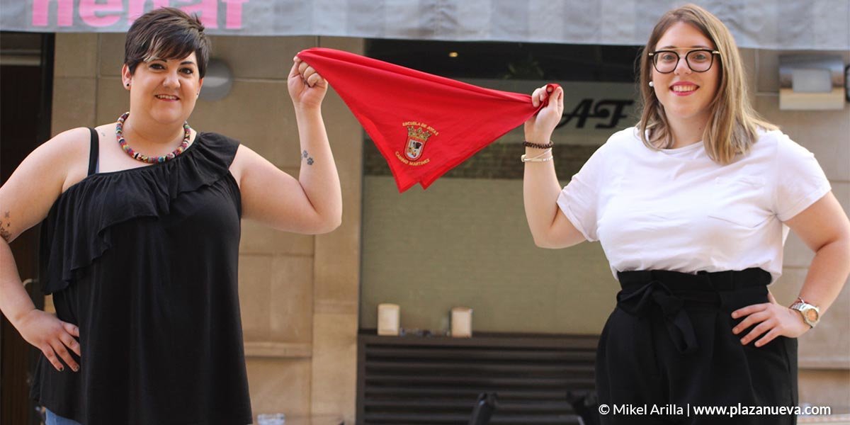 La tudelana Sarah Muro y la ablitera Cristina Soto cantan juntas a la patrona
