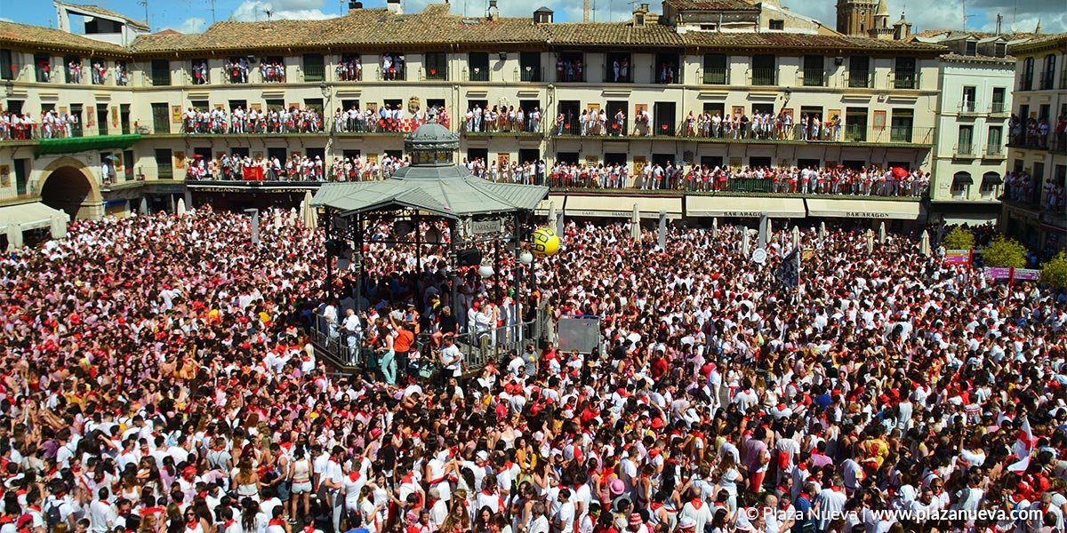 Las vistas desde la residencia Nuestra Señora de Gracia son privilegiadas en cualquier momento de las fiestas
