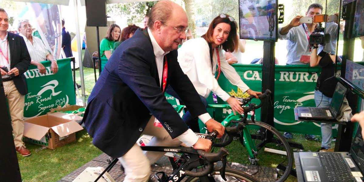 Presidente y alcaldesa, pedaleando para que en la Vuelta no falte una etapa aragonesa nunca