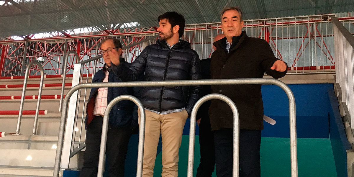 Javier Lozano visita el polideportivo Ciudad de Tudela 2