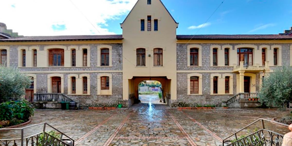Bodegas Marqués de Montecierzo patio