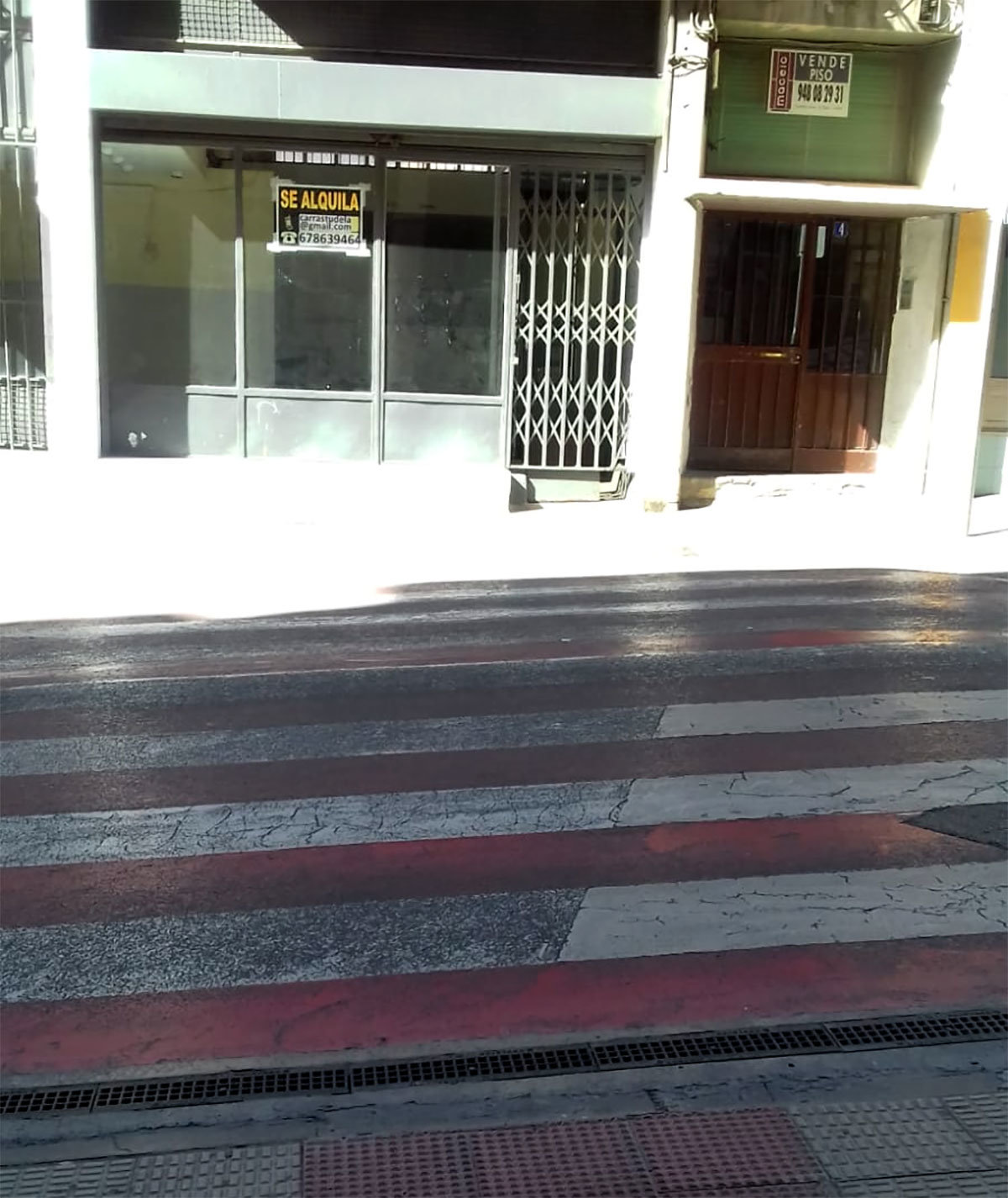 Paso de cebra en la calle Díaz Bravo
