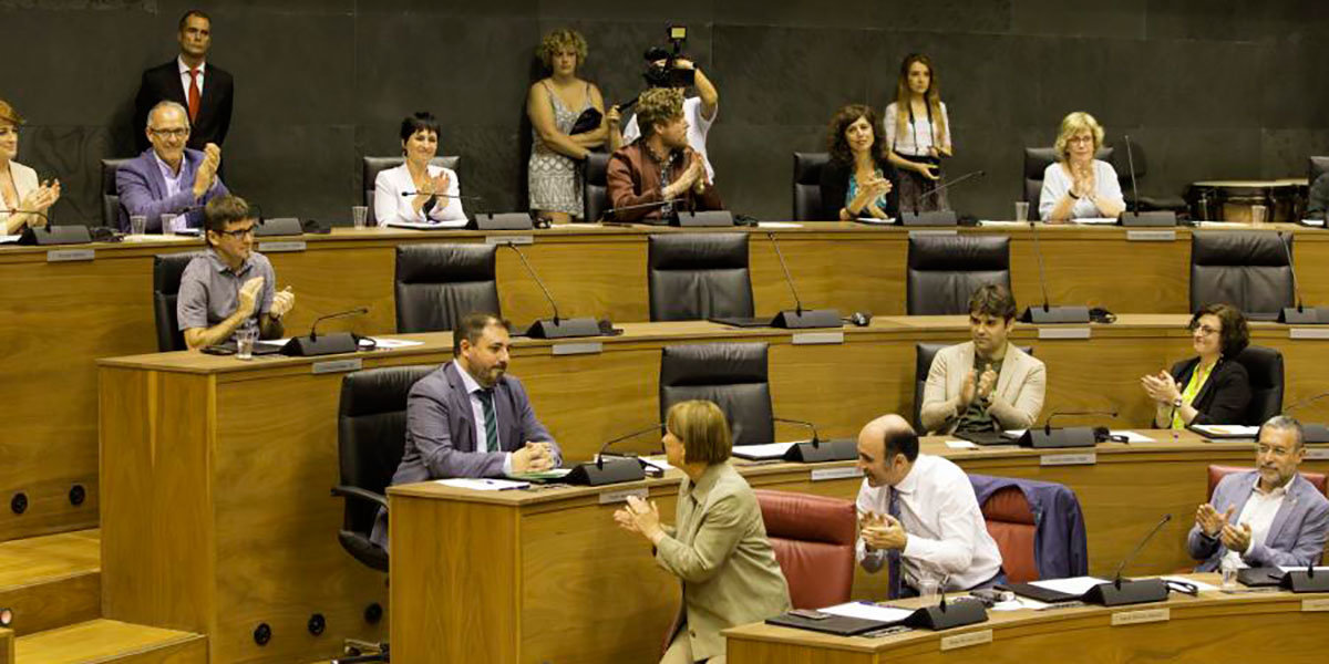 Constituido el nuevo Parlamento de Navarra 2