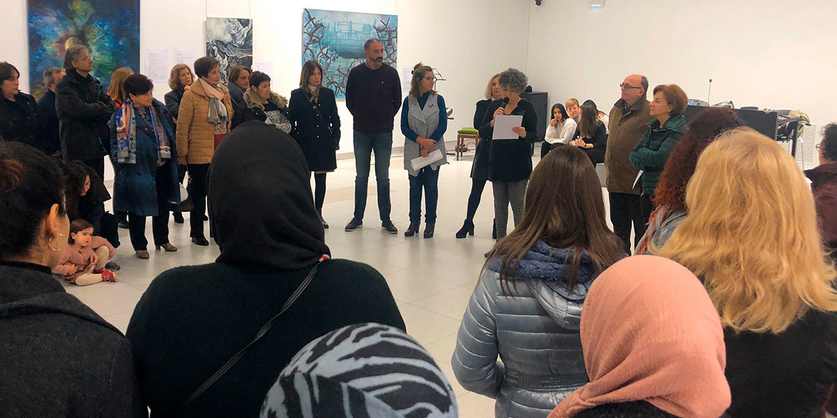 La jornada reivindicativa del 25N En Corella comenzó con la inauguración de una exposición de pintura de Beatriz Arbeitz con el título Sin retorno