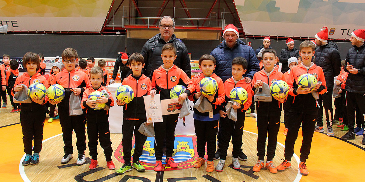 Los ganadores del Concurso de Postales de la Escuela Alejandro Beamonte, Bruno Osta, Daniel Solana, Lucas Aquerreta, Iker Rubio, Daniel Salcedo, Mikel Romano, Pepe Iglesias y Álvaro Jiménez