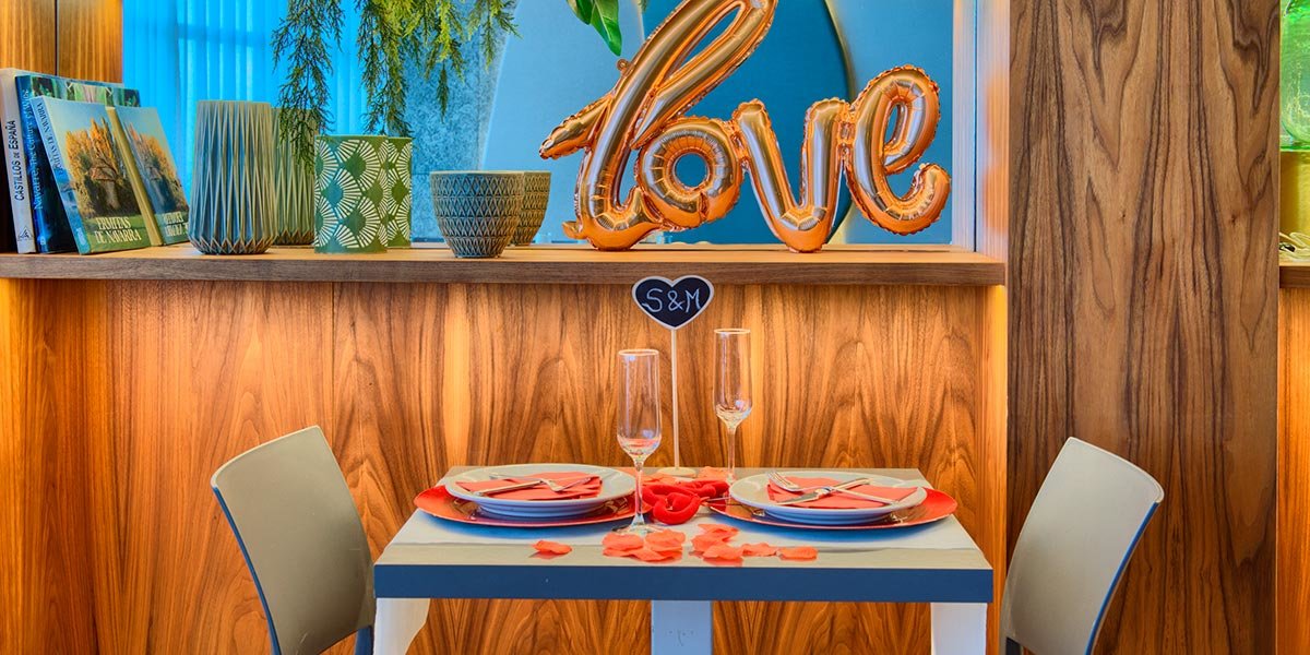 Mesa en Buffet El Villa con decoración especial de San Valentín