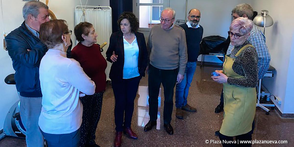 La consejera de Servicios Sociales y a la Ciudadanía junto al director general de Dependencia, Discapacidad y Mayores, Santiago Urizarna, han visitado el Centro de Día y el Centro de Participación Activa de Alfaro acompañados por el alcalde de la localidad, Julián Jiménez Velilla