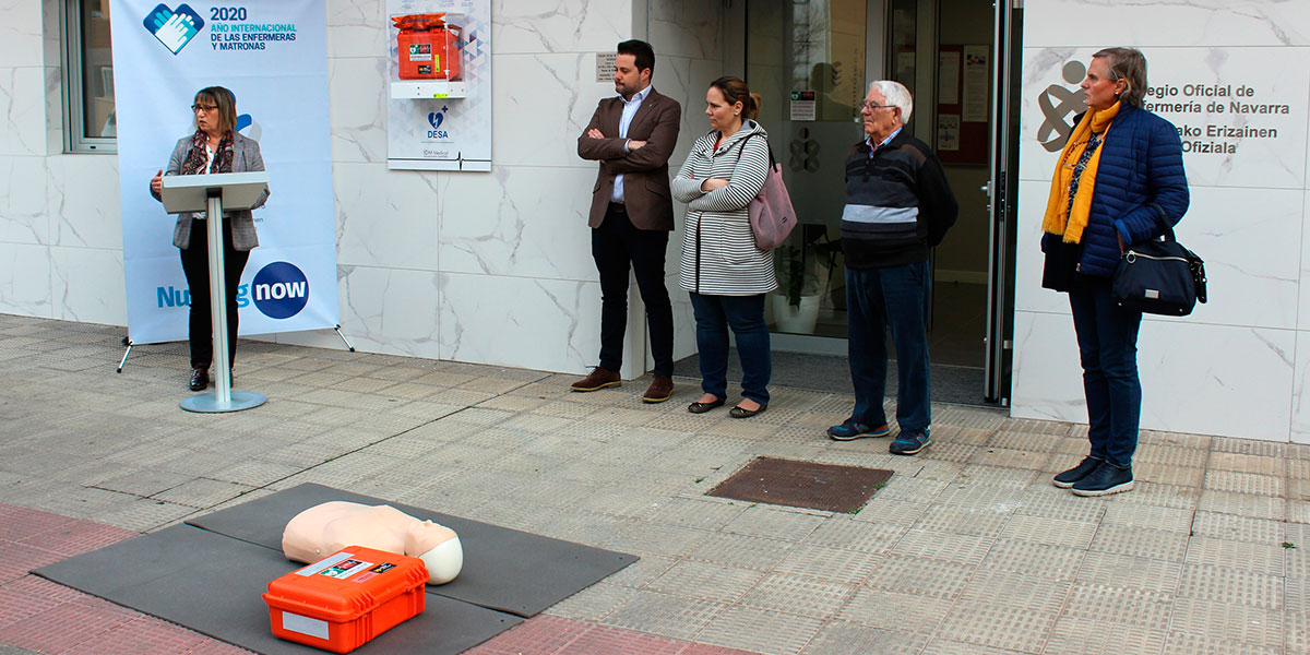 Tudela cuenta con un nuevo desfibrilador semiautomático en la sede del Colegio de Enfermería 2