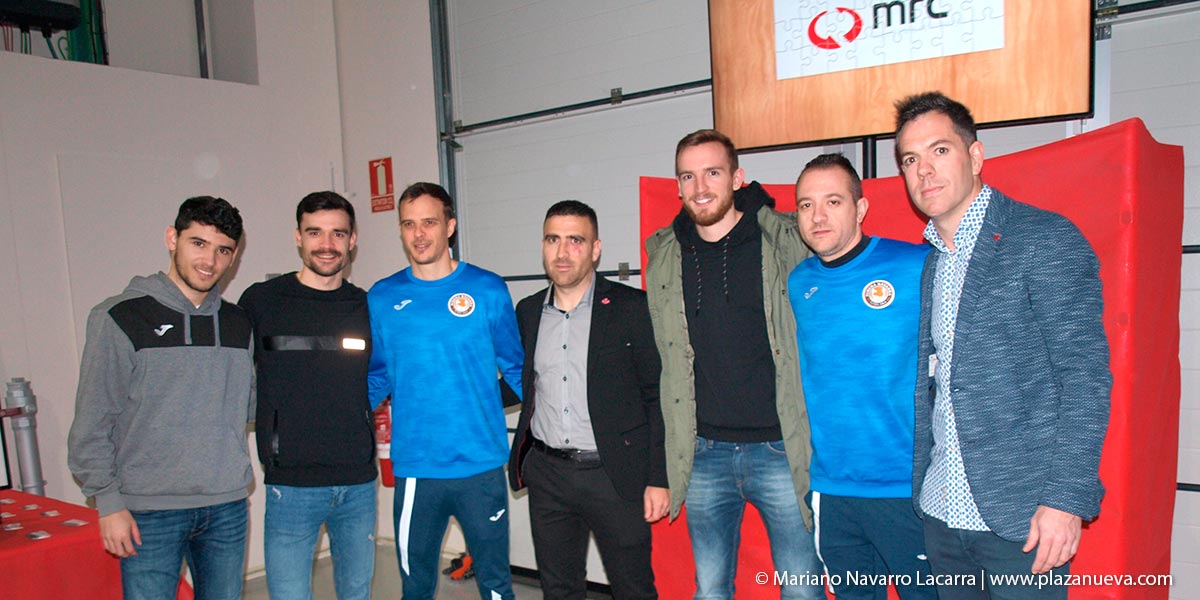 El Ribera Navarra FS también acudió a la inauguración de la nueva sede de MRC, patrocinador del club