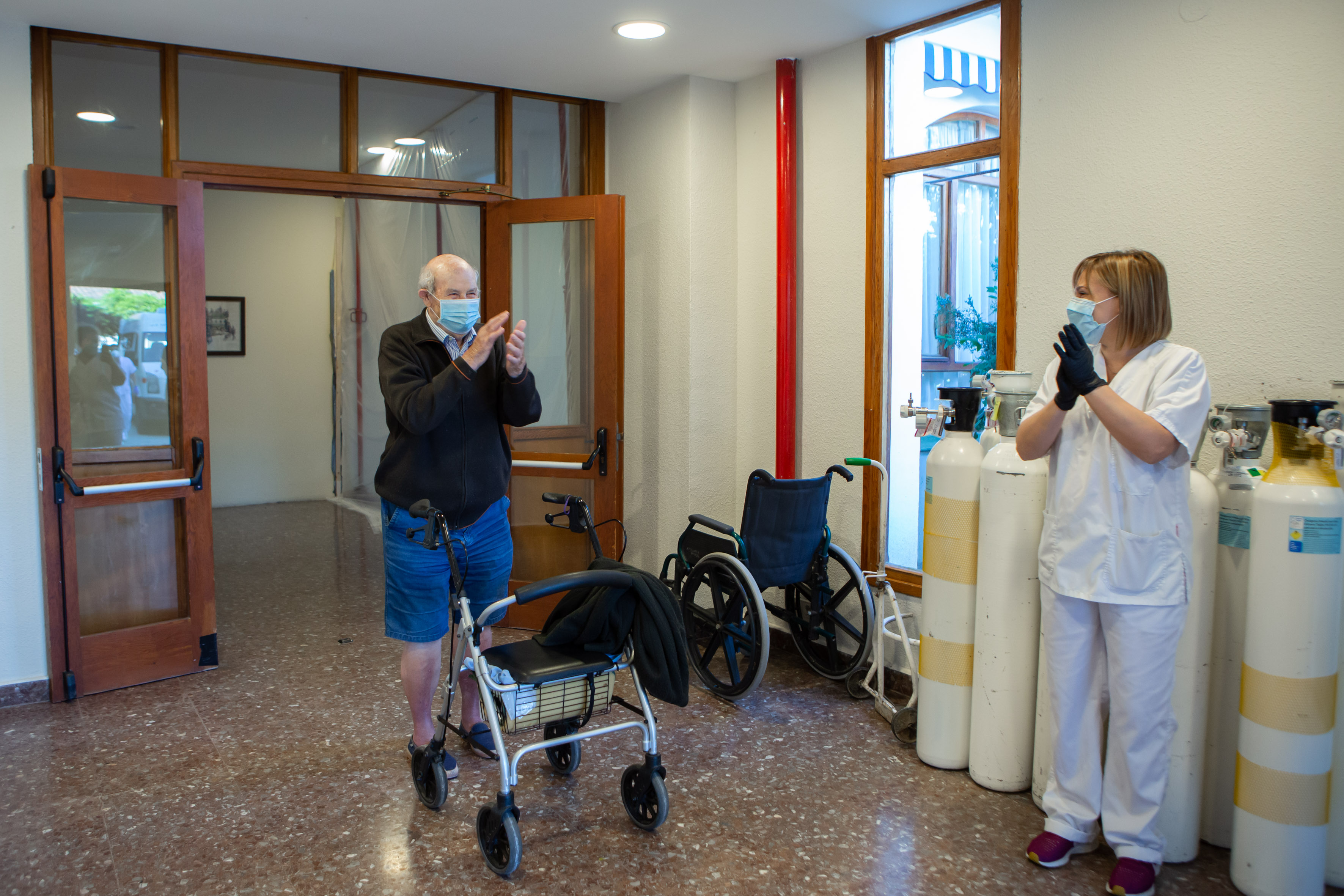 Imágenes de la despedida de las últimas personas residentes en el Balneario de Fitero 1