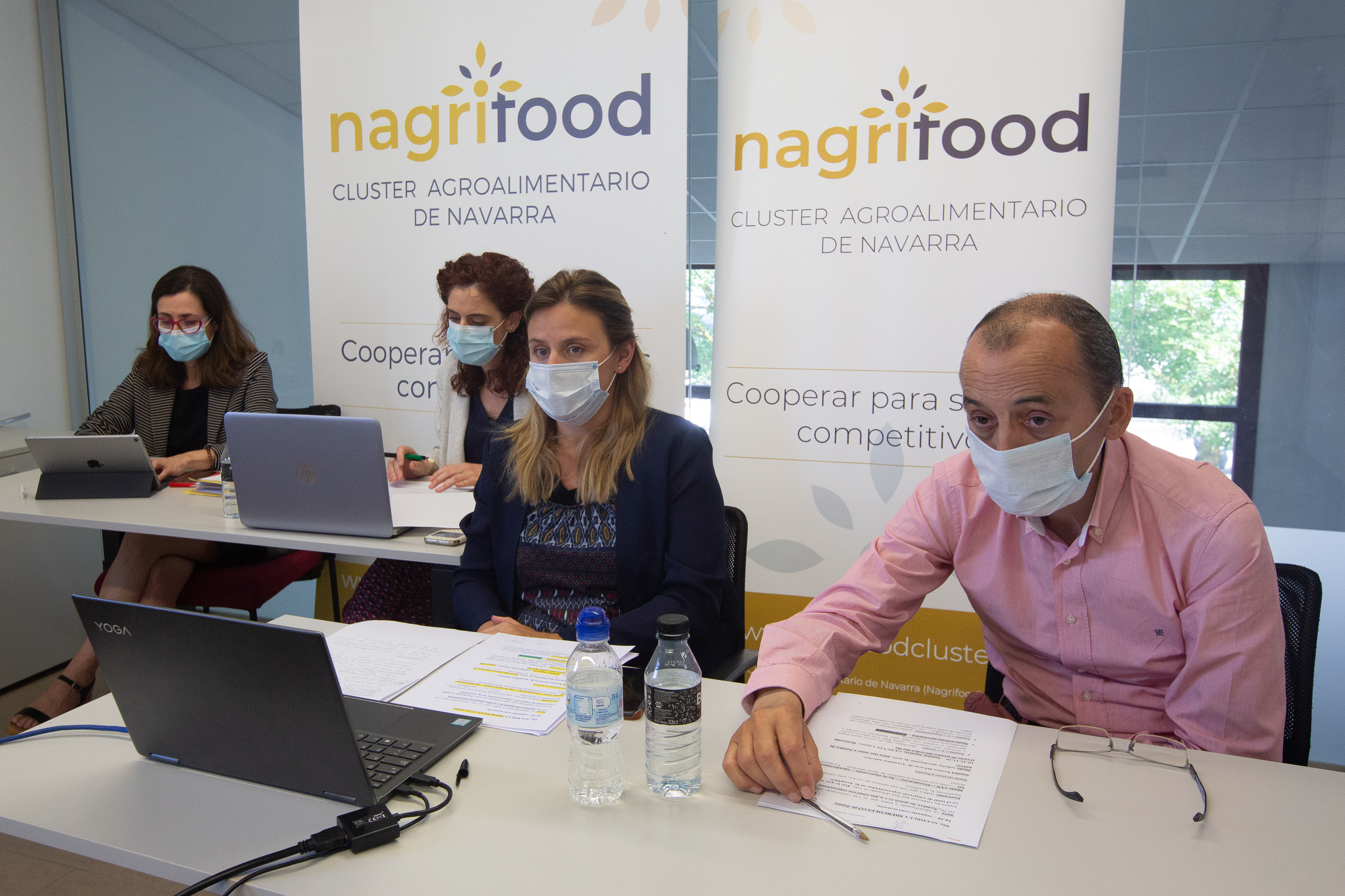 Berta Anaut (Beripan), Maite Muruzábal (Grupo AN y Presidenta de NAGRIFOOD), Sandra Aguirre (gerente de NAGRIFOOD) y Gervasio González (asesor legal NAGRIFOOD) Foto de Víctor Ruiz