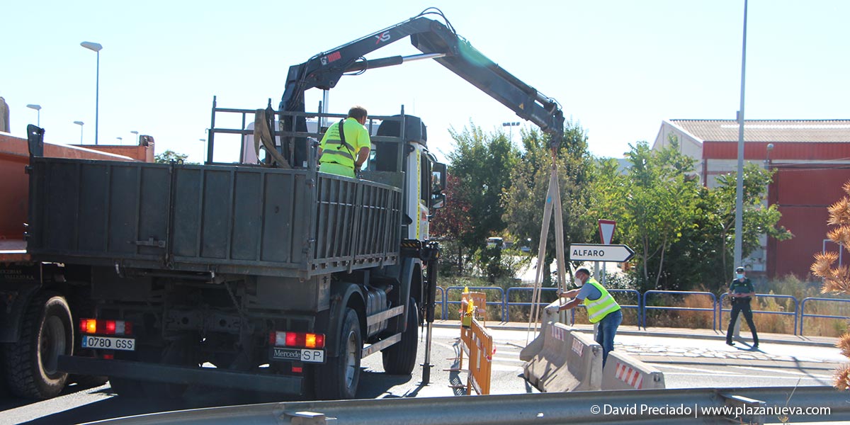 Alfaro cercado con vallas y bloques hormigón 1
