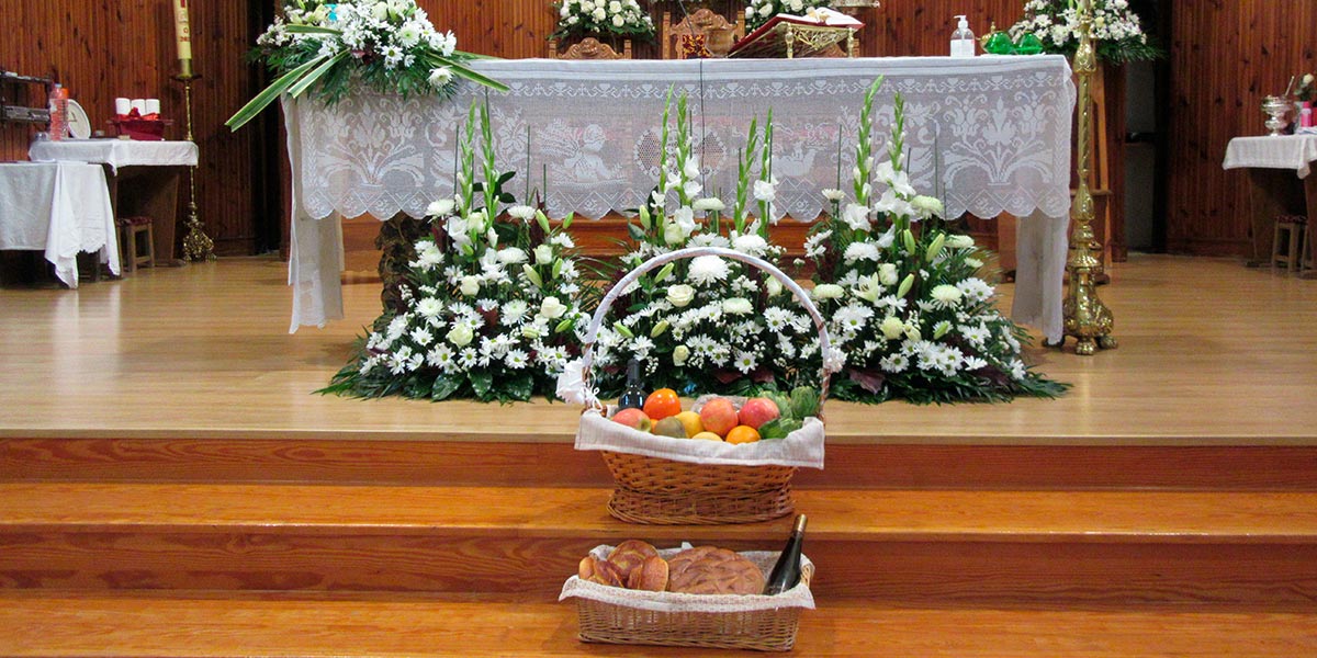 Así de adornada estaba la iglesia para celebrar la fiesta del Santo Cristo de la Buena Siembra