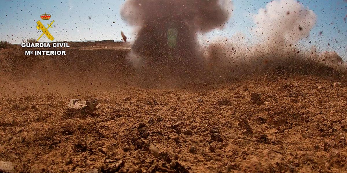 La Guardia Civil destruye dos artefactos explosivos localizados en Peralta y Castejón 1