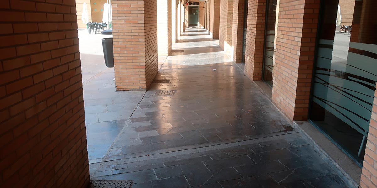 Renovación parcial de la red de saneamiento de la plaza de la Judería 2
