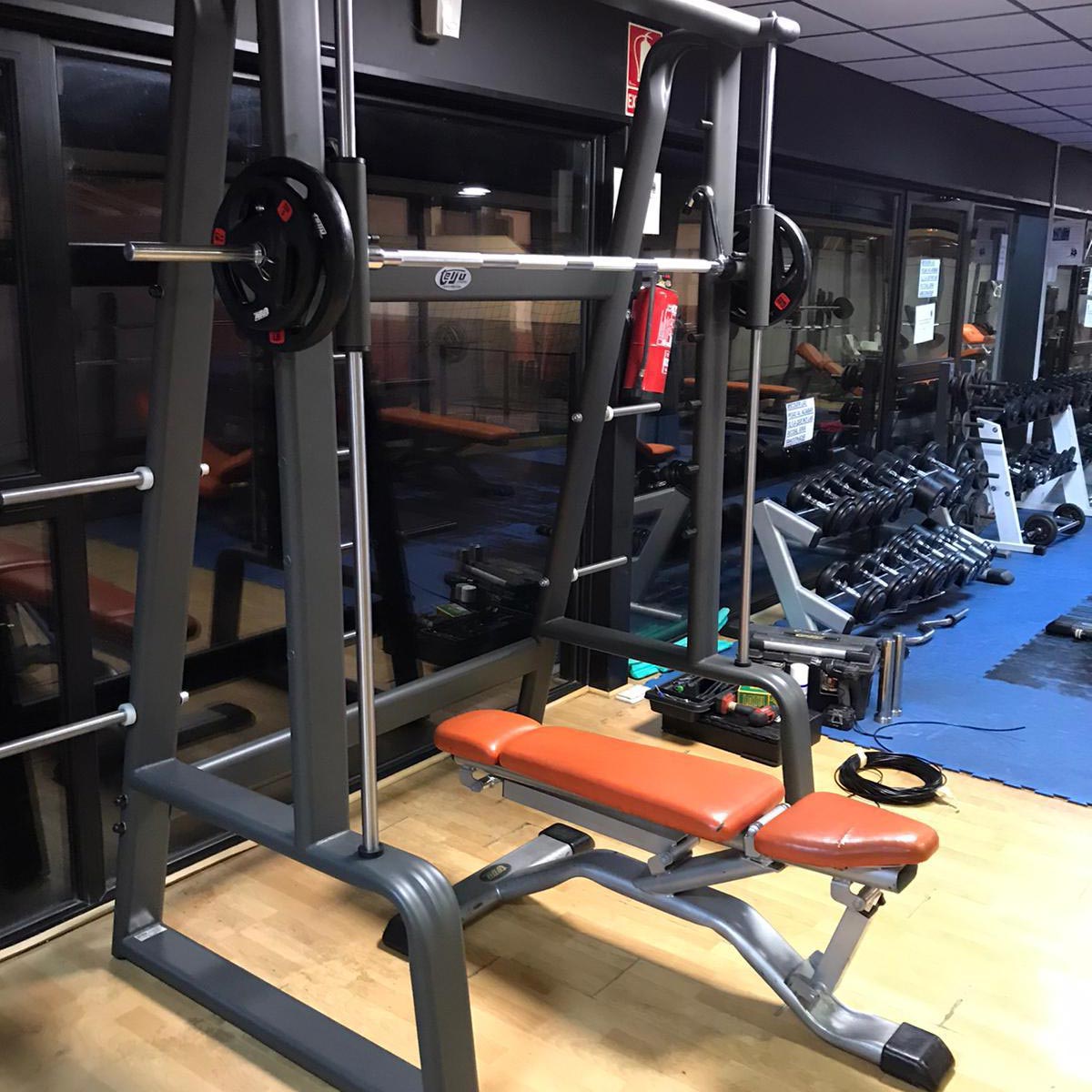 Nuevas máquinas en el gimnasio de Villafranca 2