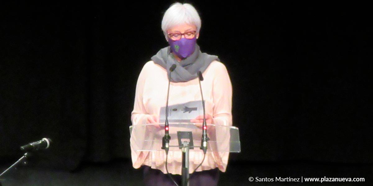 Miembros de la Asocación de Mujeres Albahaca recitaron algunos poemas