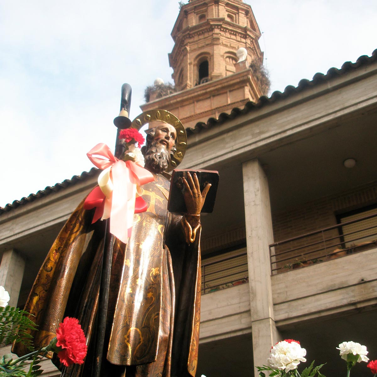 San Antón con la torre de Rincón al fondo