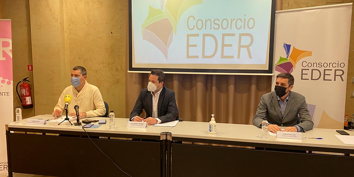 Eusebio Sáez, Alejandro Toquero y Sergio Villava en la presentación