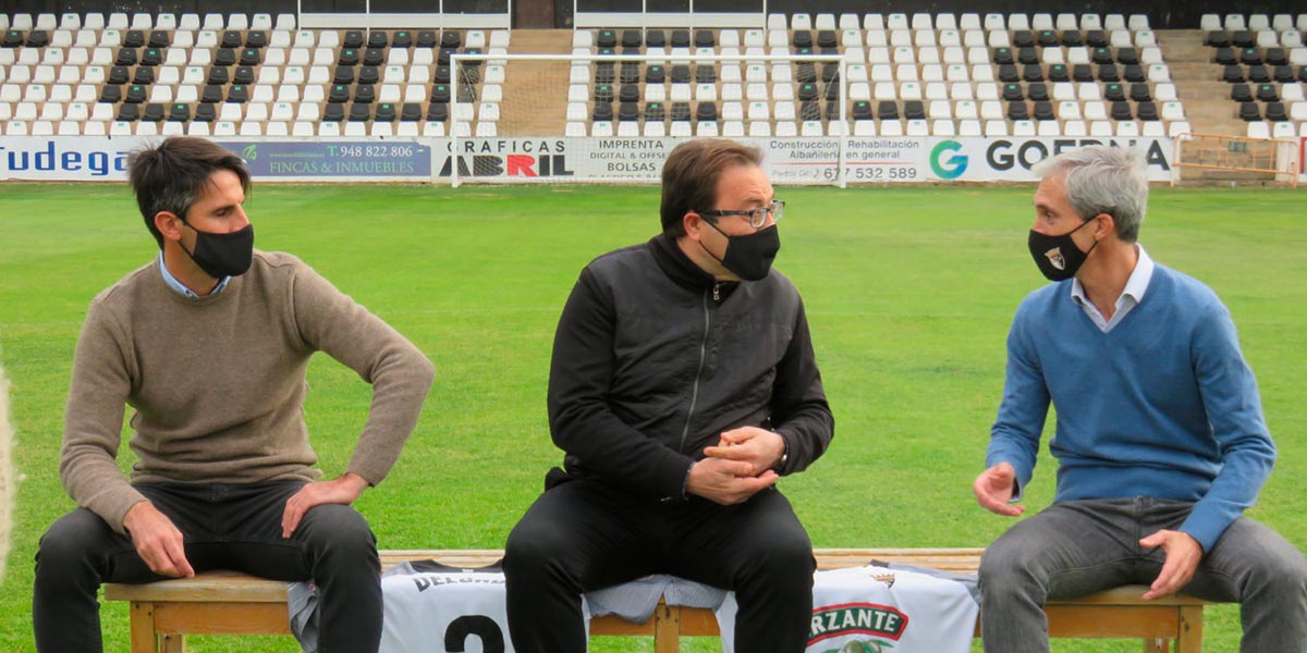 Guillermo Pereyra y Raúl Sánchez, con el actual presidente del club, Jesús Miranda