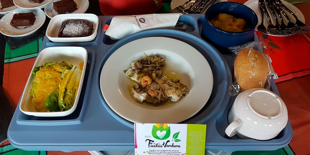 Uno de los menús que se sirven desde ayer en el Hospital Reina Sofía
