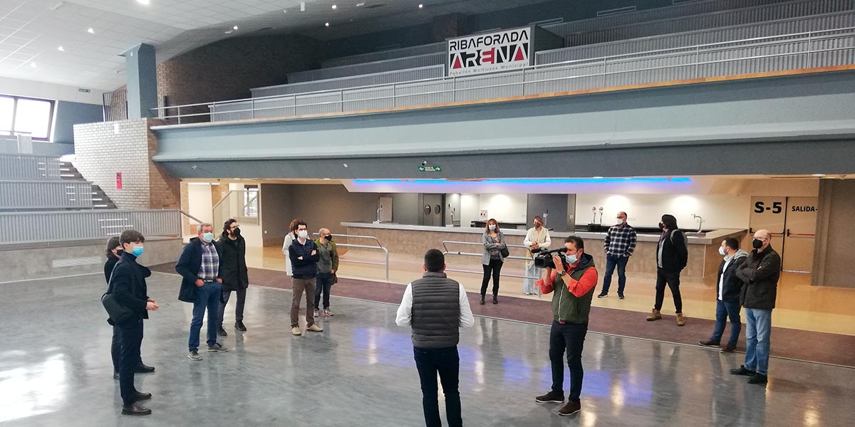 Los y las presentes salieron encantados de la visita y del partido que se le puede sacar a un pabellón de estas características