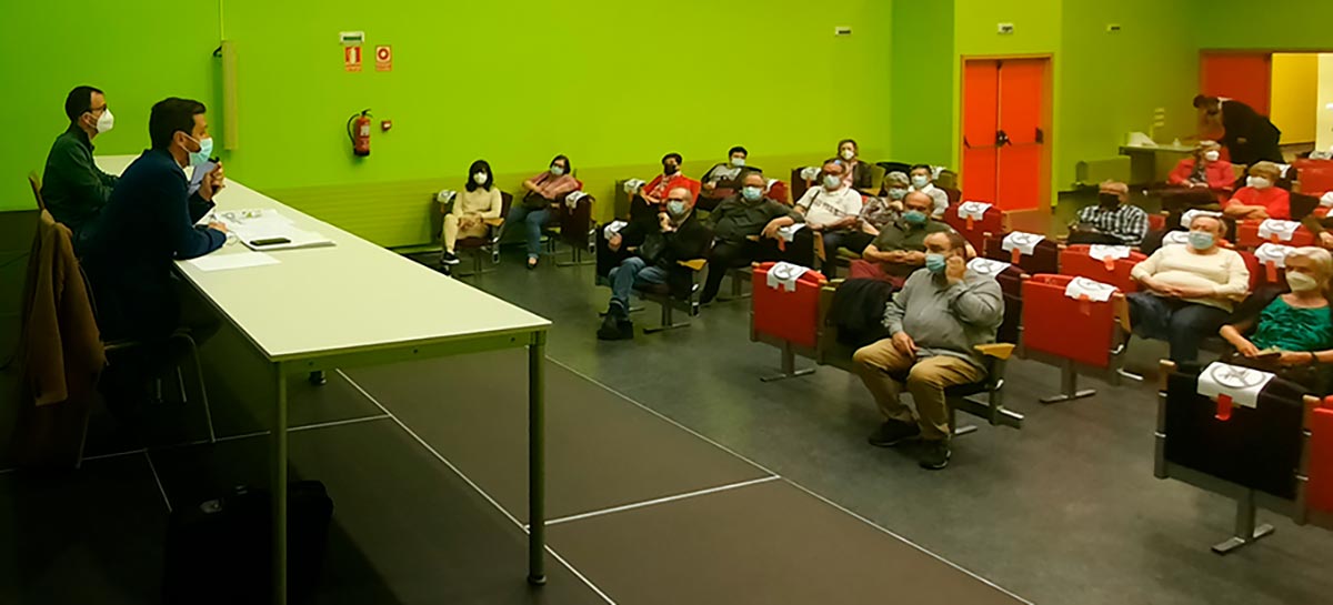 Sesión participativa en torno a las obras de reurbanización en la plaza Padre Lasa 1