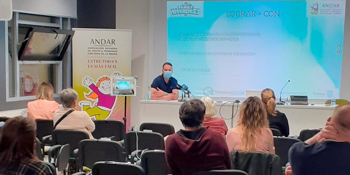 Asistentes a la presentación de ‘Family HHeroeSS’ en el Centro Cívico Lestonnac