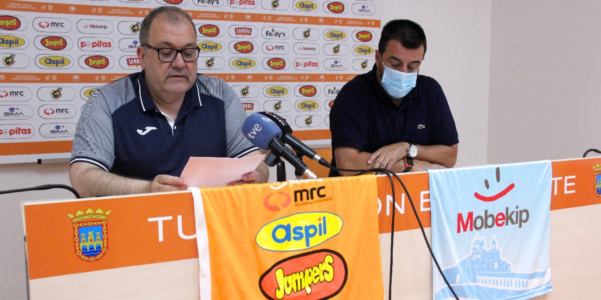 Los presidentes Alberto Ramírez y Javier Benavente en la rueda de prensa