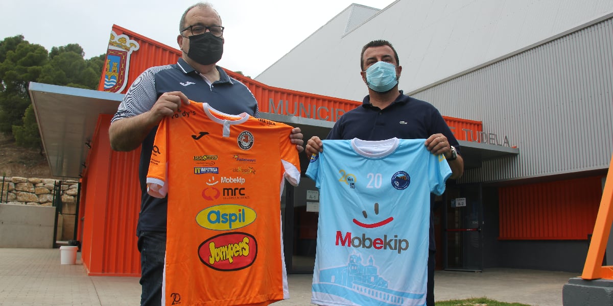 Alberto Ramírez, presidente del Ribera y Javier Benavente, responsable del CD Cantera de Cascante 1