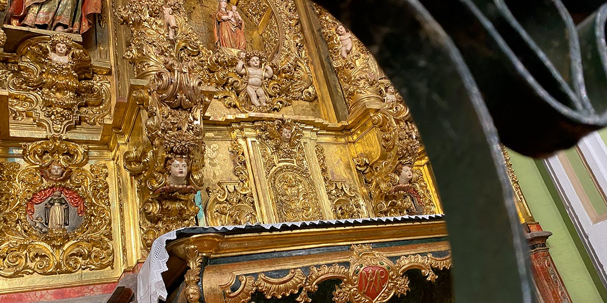 Retablo restaurado de la capilla del Rosario