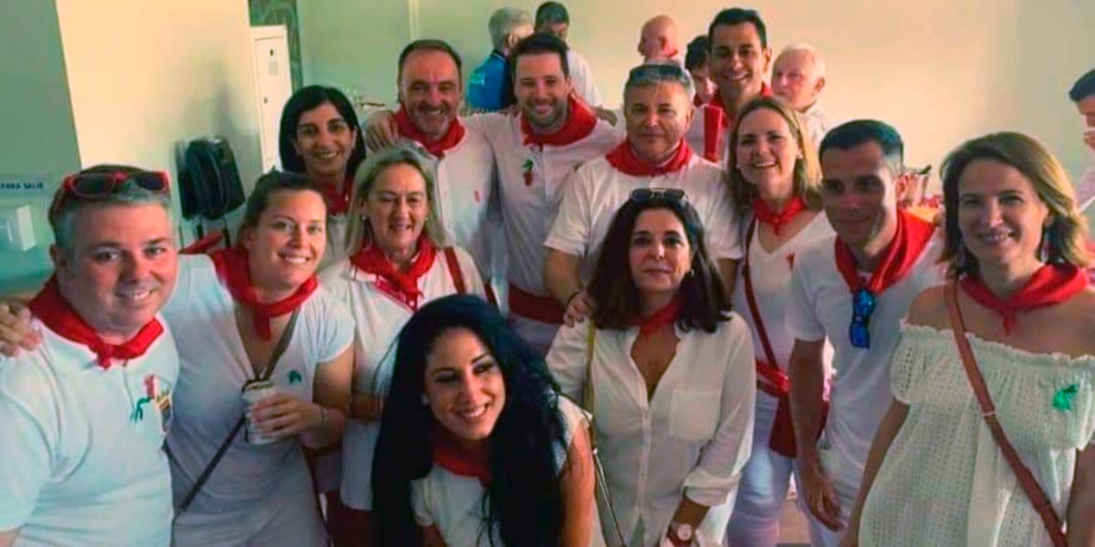 Todo el equipo de Navarra Suma en el cohete