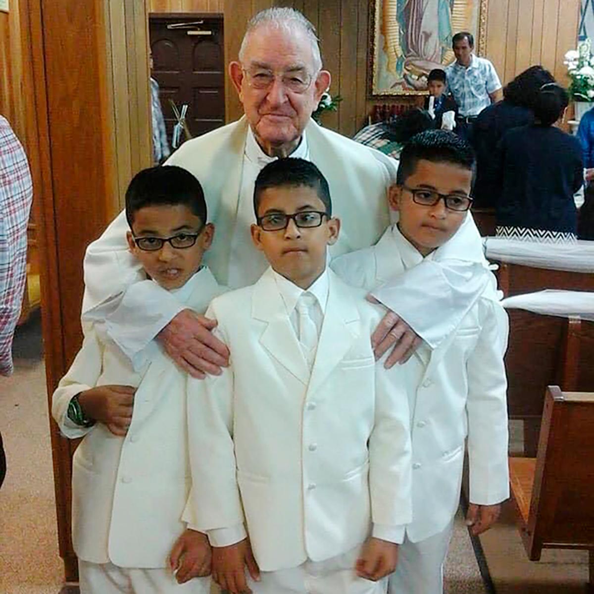 Padre Luis Urriza Tres 6