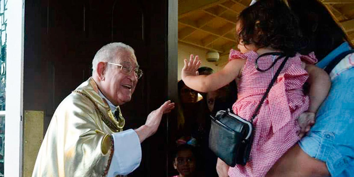 Padre Luis Urriza Tres 2