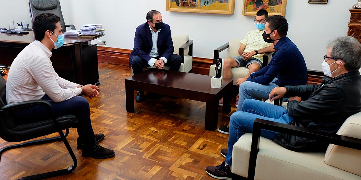 Reconocimiento al deportista paralímpico Eduardo Santas 2