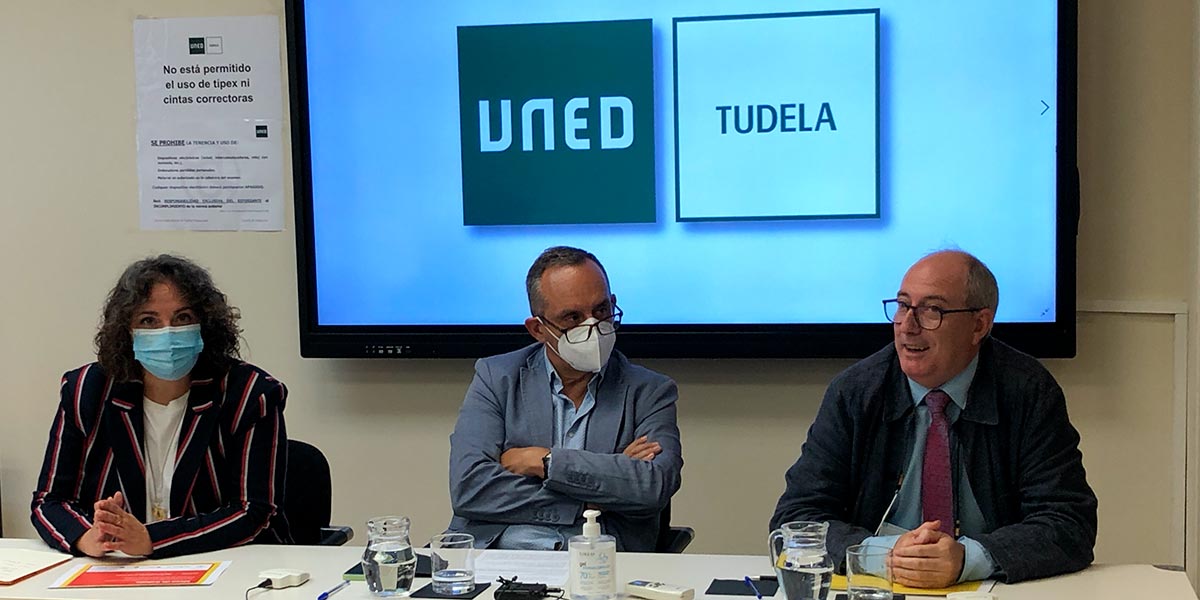 Marta Gómara, Directora 'Proyecto Arqueología Cascante'; Luis J. Fernández, Director UNED Tudela; Santiago Rueda, Presidente de la Asociación VICVS