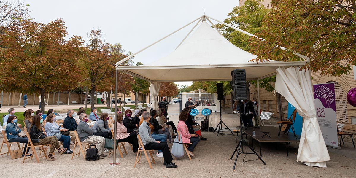 Carpa junto a la nueva sede de AFAN en el Paseo del Queiles