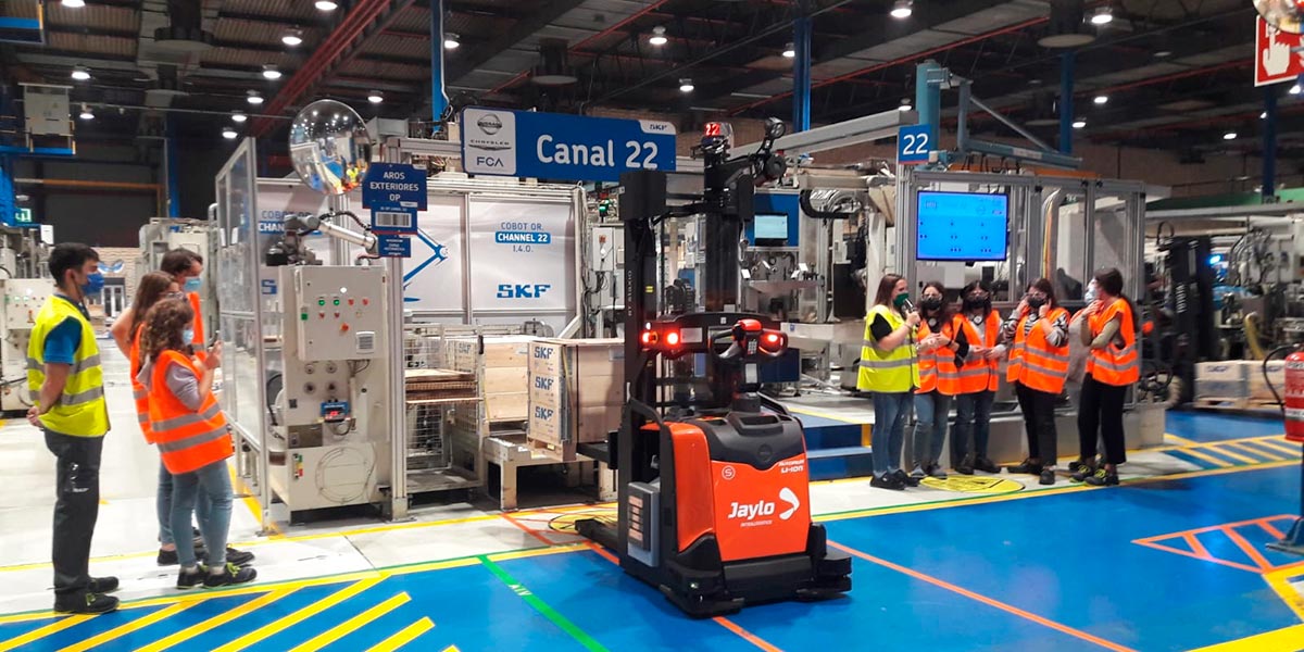 El equipo de robótica GRAT Anunciata visita empresas de Tudela 2