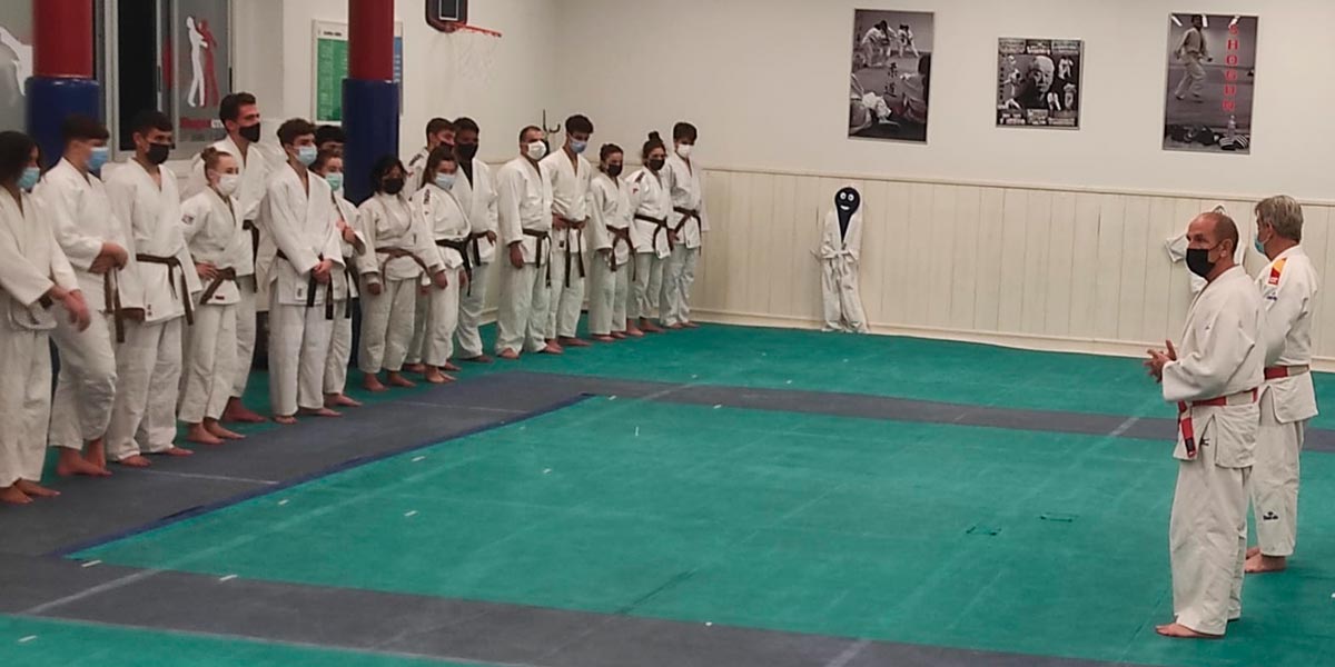 Grupo Judo Shogun frente al profesorado