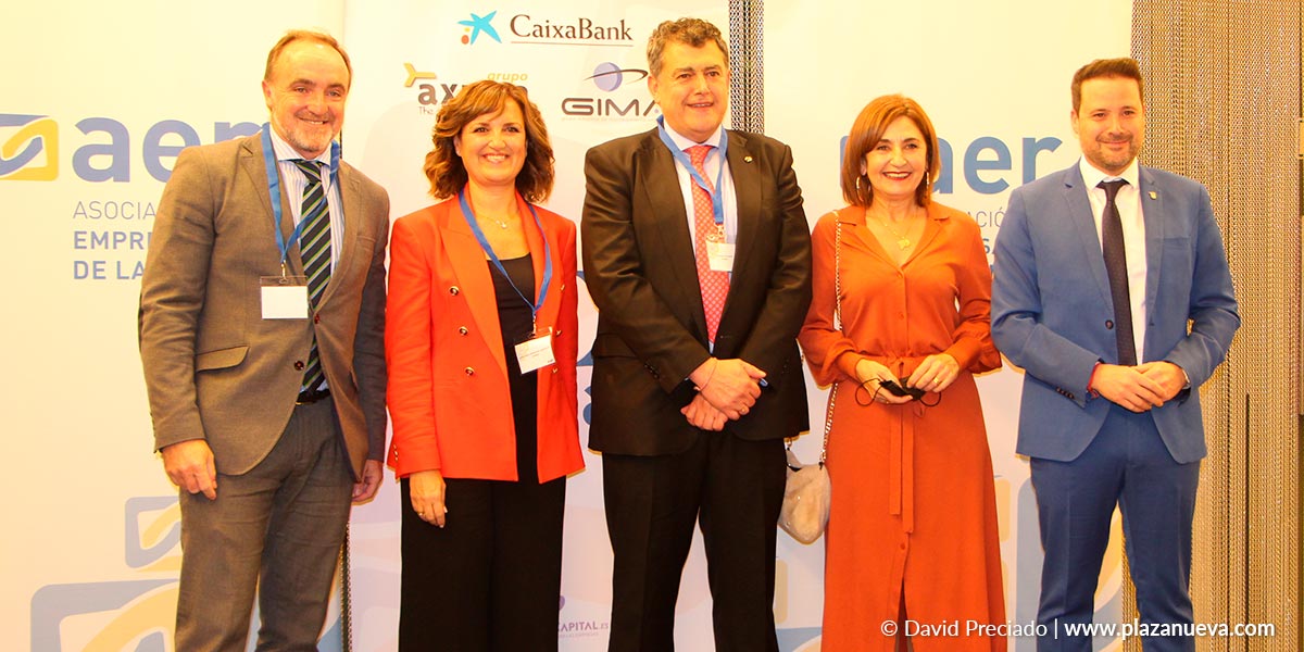 Félix Guinduláin y su mujer junto a los políticos de UPN Esparza, Ibáñez y Toquero