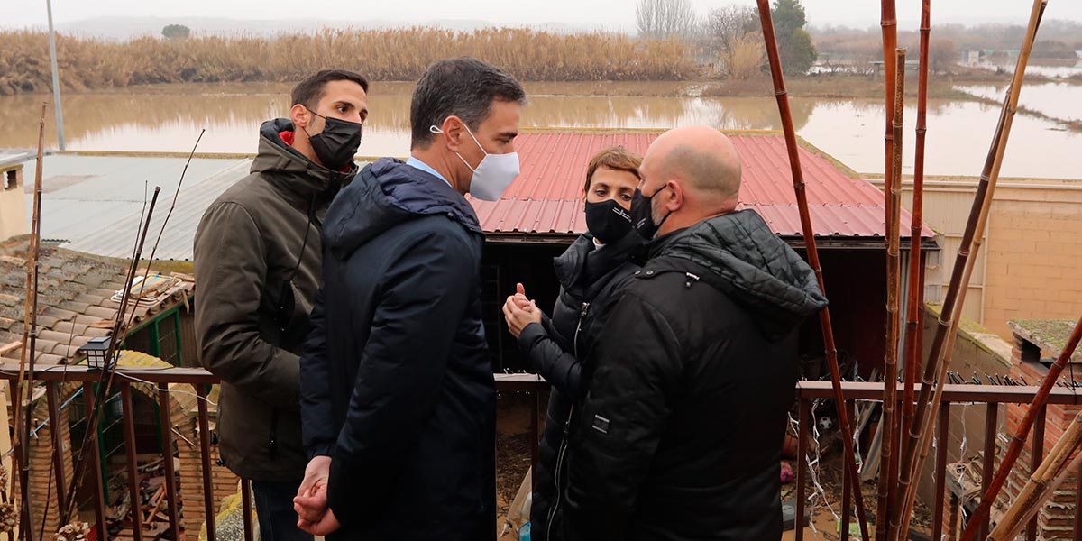 Las autoridades observan el desbordamiento del Ebro a su paso por Buñuel