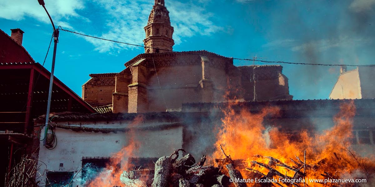 Encendido de la hoguera de San Antón 2020 en Rincón de Soto 2