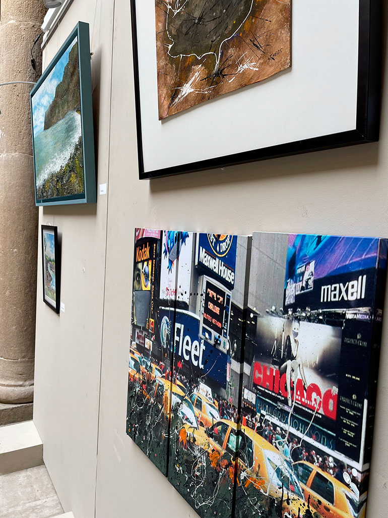 Exposición solidaria de Villa Javier