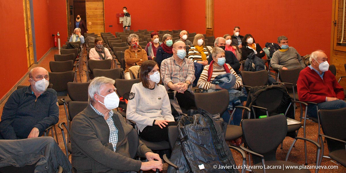 Asistentes a la charla en Tudela de Koldo Martínez