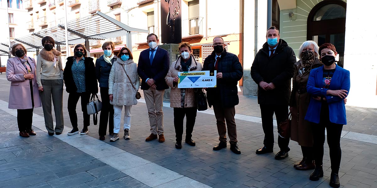 Tarazona entrega cheque asociacion cancer 2