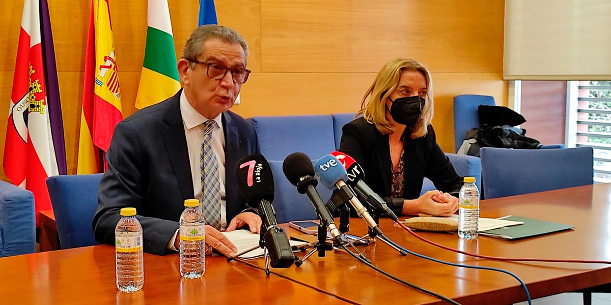 La consejera de Salud y el consejero de Hacienda y Administración Pública visitaron el centro hospitalario de la Rioja Baja 1