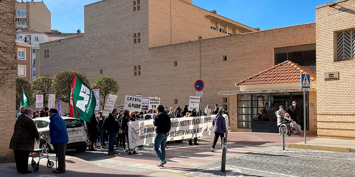 manifestacion huelga residencia sindicato anciano 1