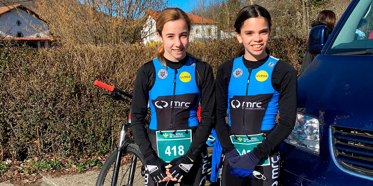 María Lainez y Marta Gamen  acudieron en el duatlón de Basaburua